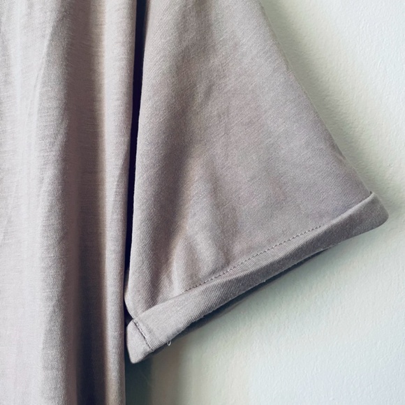 New Balance M Taupe Mesh Insert T-shirt - Picture 4 of 8